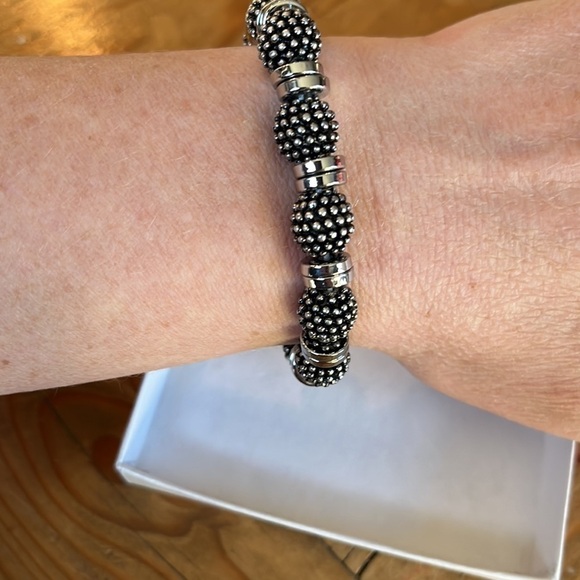 𝅺silver tone textured beaded Elastic Stretch Bracelet - Picture 4 of 5